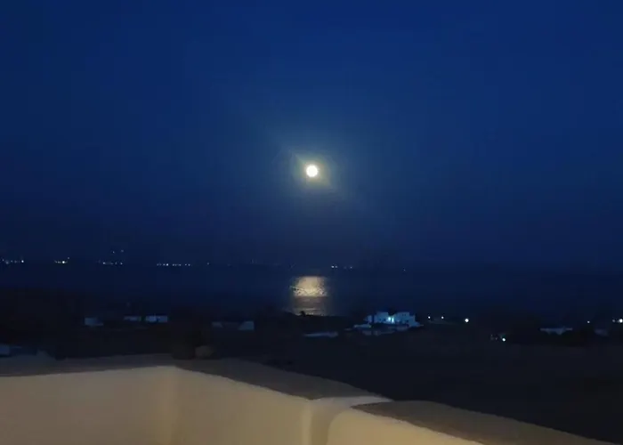 White House With Sea View Ampelas