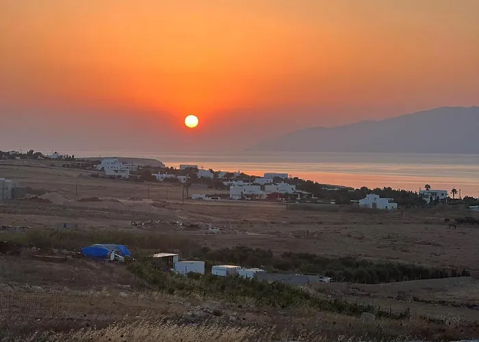White House With Sea View Semesterbostad